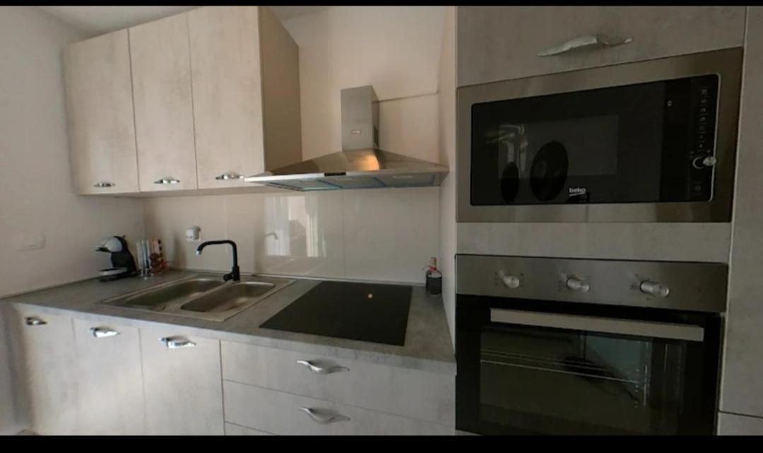 New Apartman P & B Apartment โตรกีร์ ภายนอก รูปภาพ