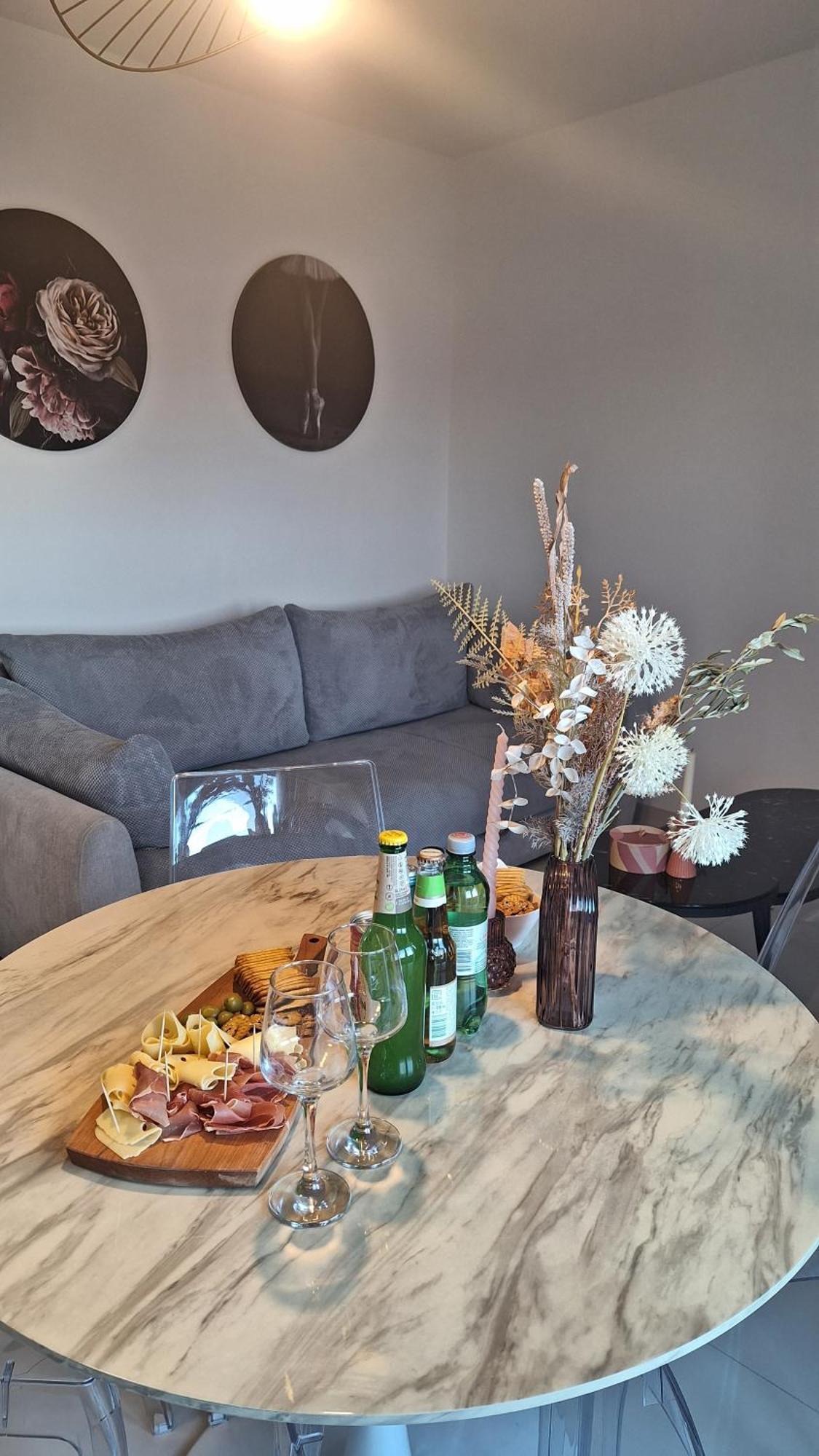New Apartman P & B Apartment โตรกีร์ ภายนอก รูปภาพ